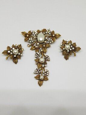 RARE 1940's Corocraft Coro Rhinestone Grapes Vine Antique Pin Brooch & Earrings
